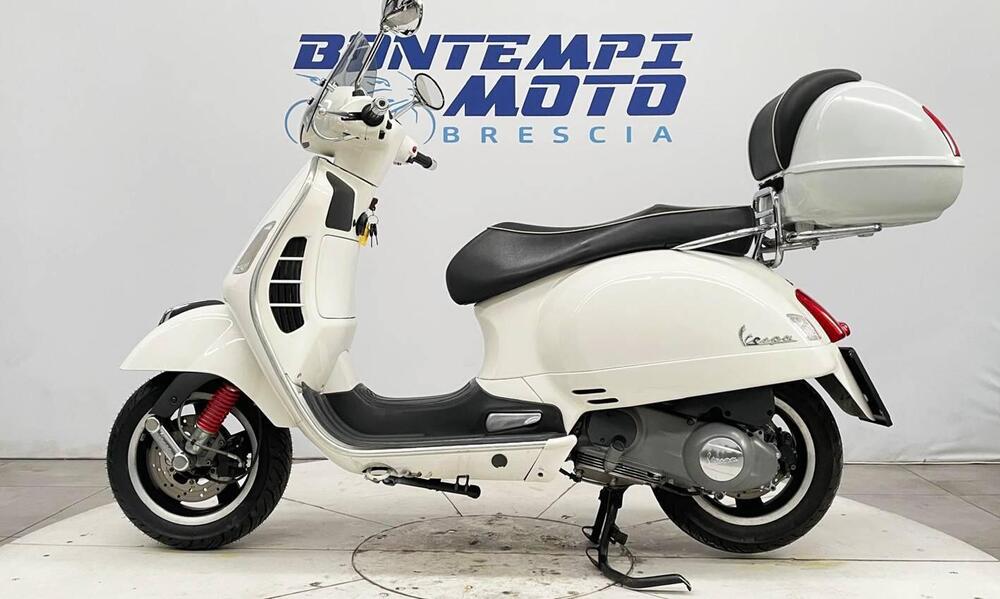 Vespa GTS 300 Super (2008 - 16) (2)