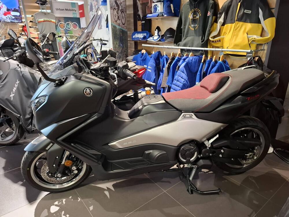 Yamaha T-Max 560 25th Anniversary (2026)