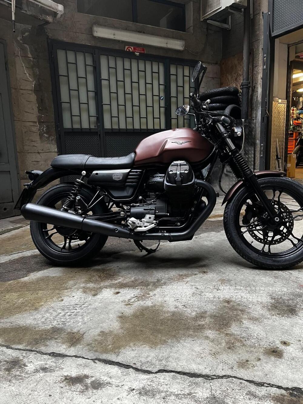 Moto Guzzi V7 III Stone (2017 - 20)