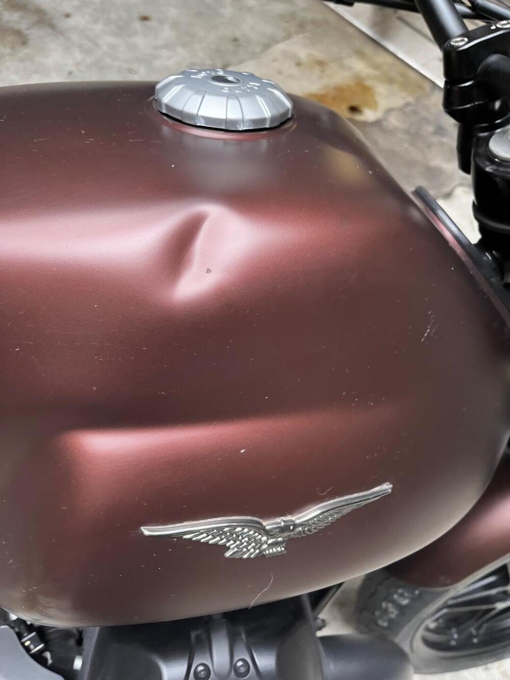 Moto Guzzi V7 III Stone (2017 - 20) (3)