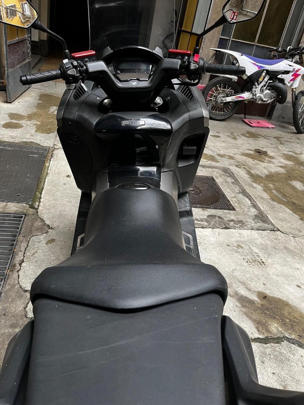 Moto Guzzi V7 III Stone (2017 - 20) (9)