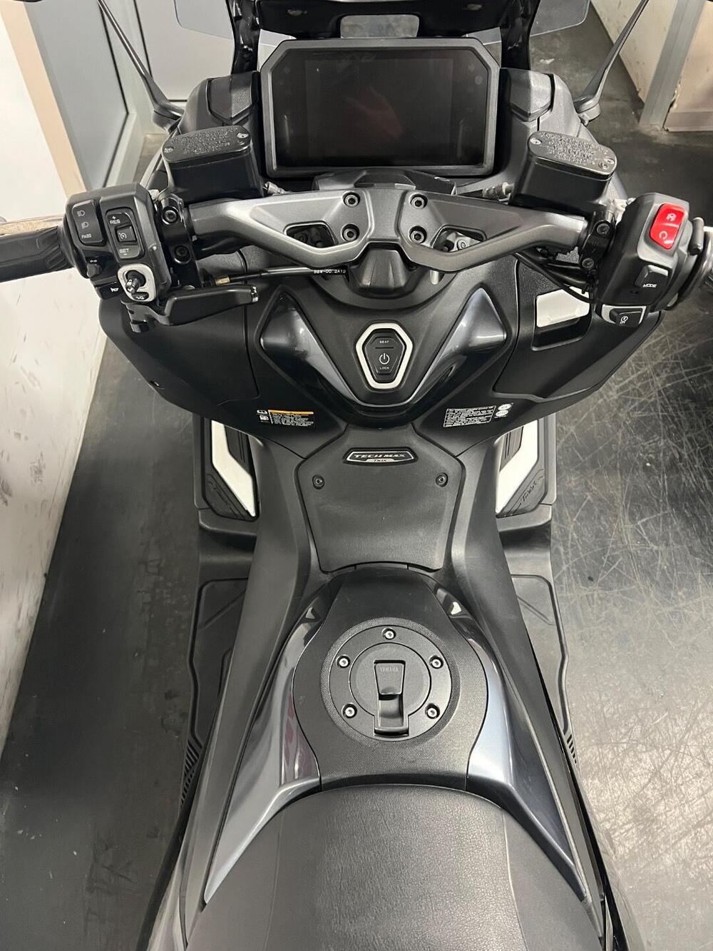 Yamaha T-Max 560 Tech Max (2022 - 24) (8)