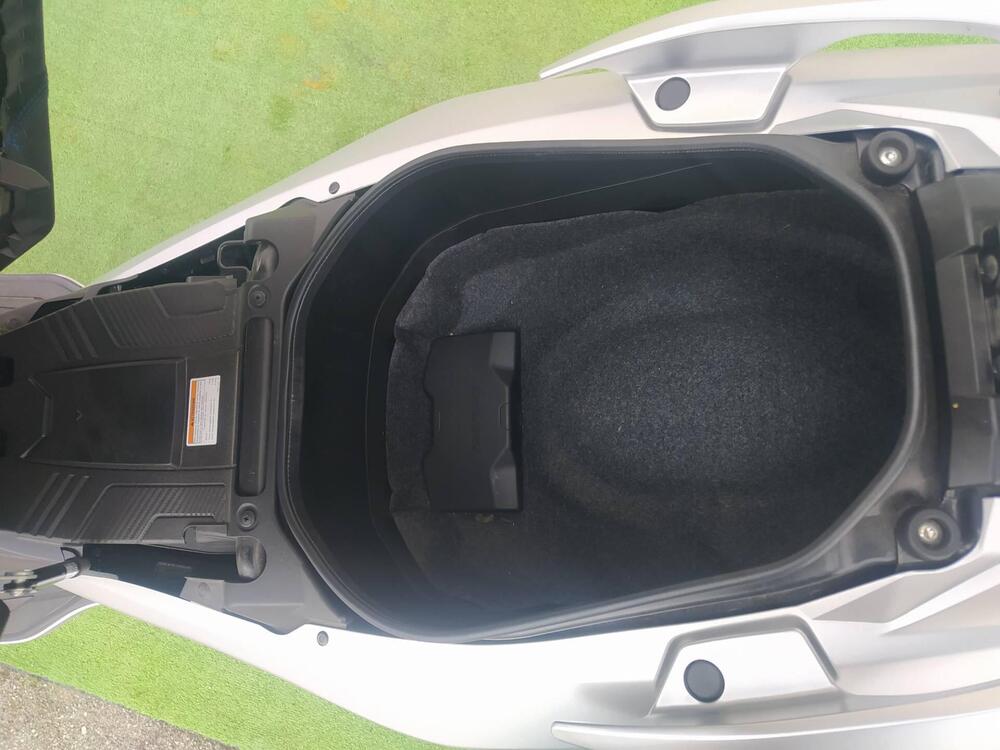 Suzuki Burgman 400 (2022 - 24) (8)