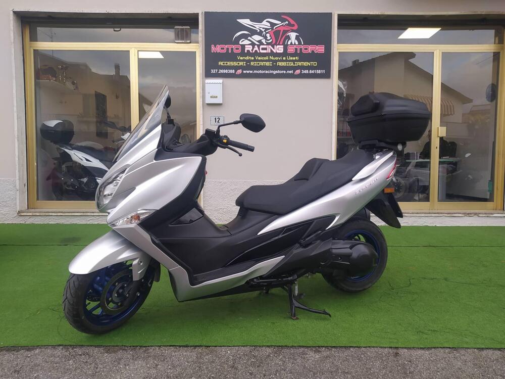 Suzuki Burgman 400 (2022 - 24) (4)