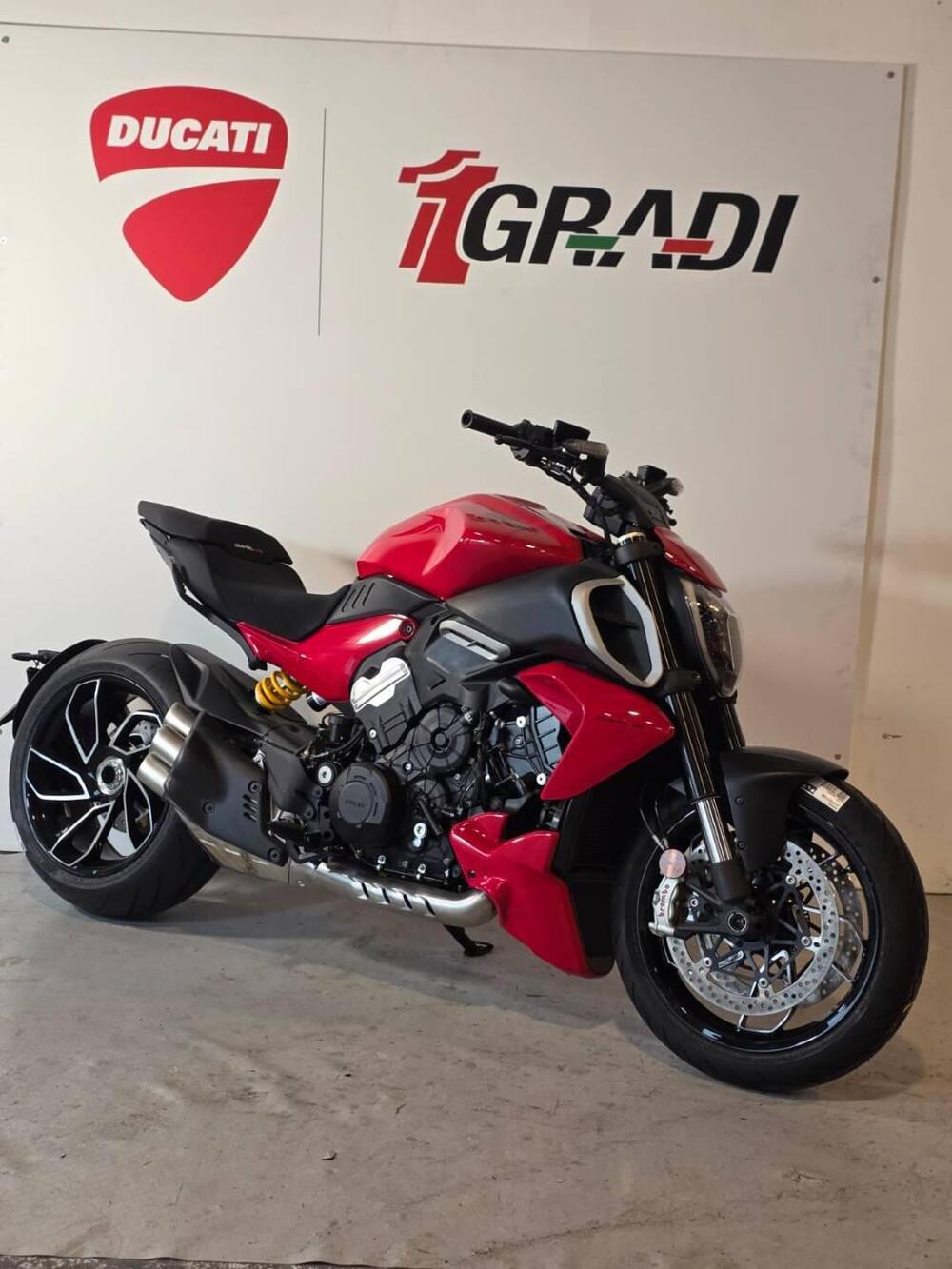 Ducati Diavel V4 (2023 - 26) (2)