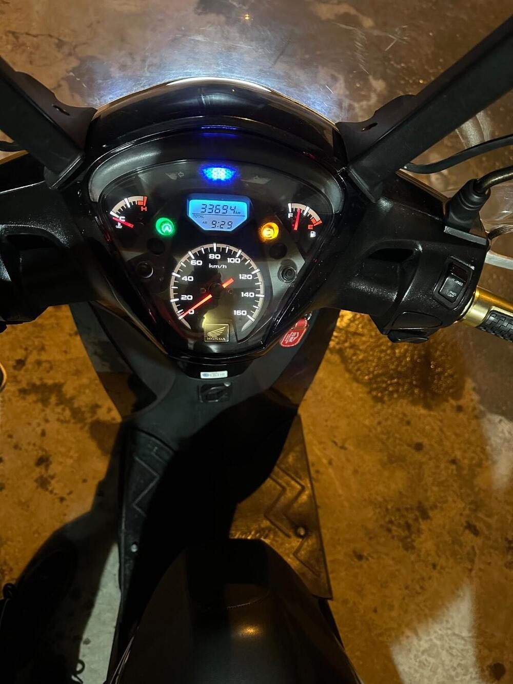 Honda SH 150 i ABS (2013 - 16) (4)