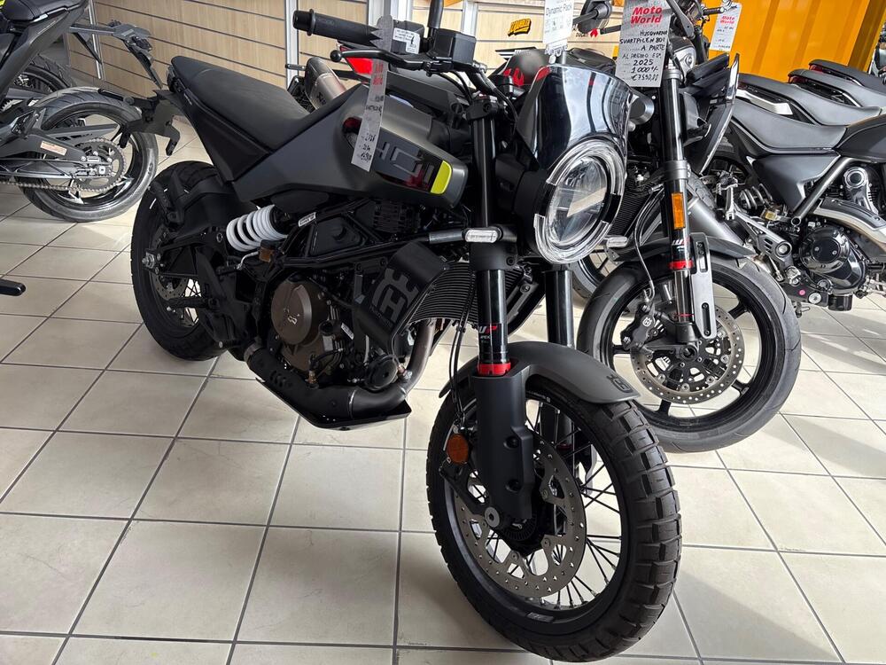 Husqvarna Svartpilen 401 (2024 - 26) (2)