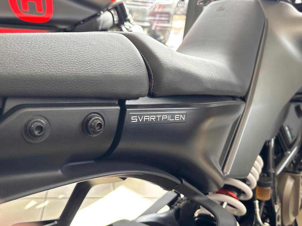 Husqvarna Svartpilen 401 (2024 - 26) (6)