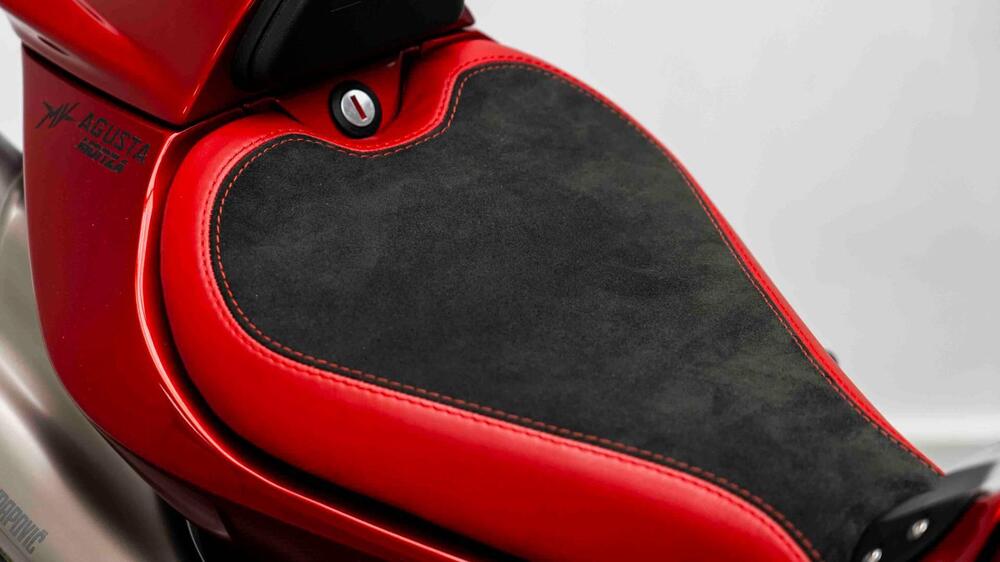 MV Agusta Superveloce 1000 Serie Oro (2024 - 26) (10)