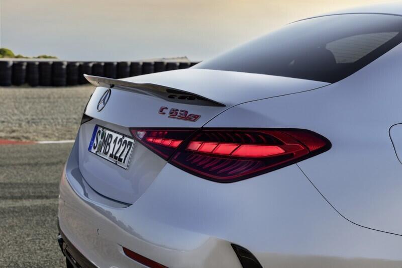 Mercedes-AMG C 63, &egrave; finita: il quattro cilindri ibrido va in pensione, arriva la C 53 con sei cilindri