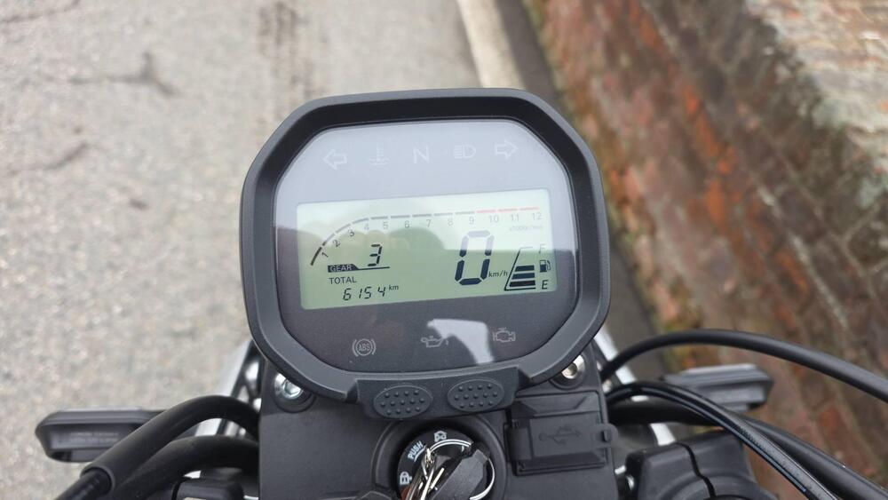 Voge Trofeo 300AC (2021 - 26) (7)