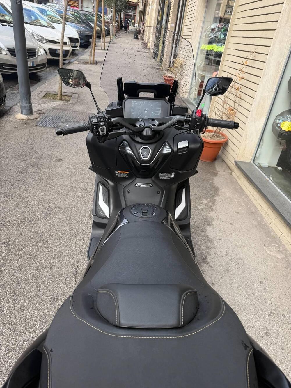 Yamaha T-Max 560 Tech Max (2022 - 24) (6)