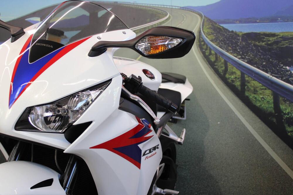 Honda CBR 1000 RR Fireblade (2012 - 16) (11)