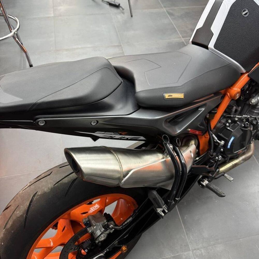 KTM 890 Duke R (2020) (4)