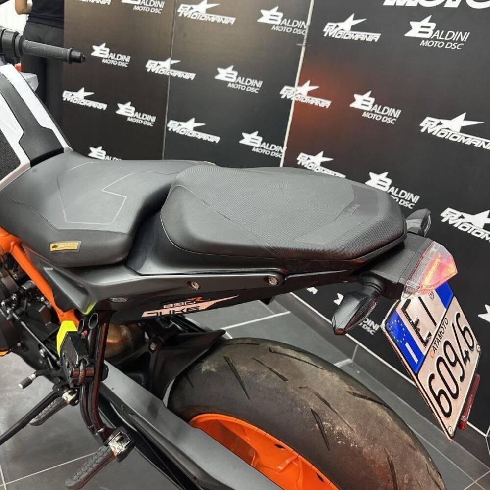 KTM 890 Duke R (2020) (5)