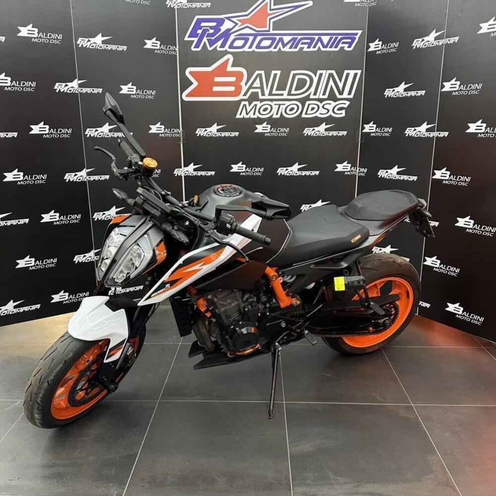 KTM 890 Duke R (2020)