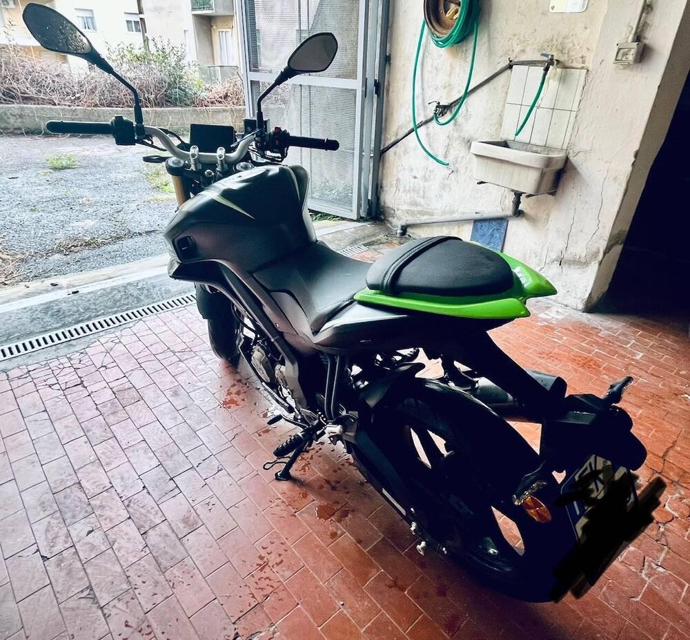 QJ Motor SRK 125 S (2023 - 24) (4)