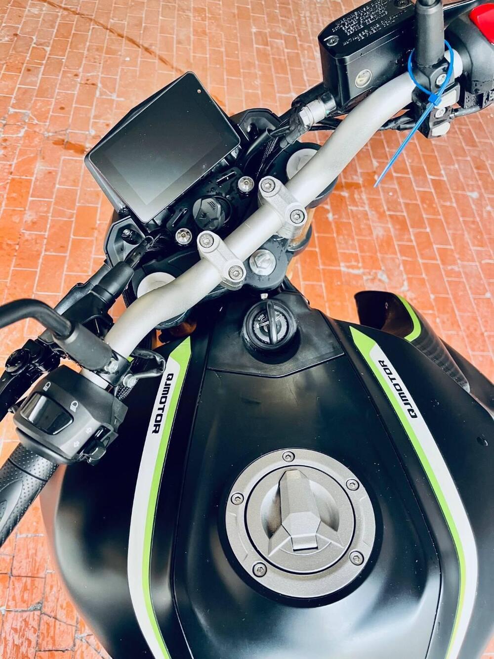 QJ Motor SRK 125 S (2023 - 24) (5)