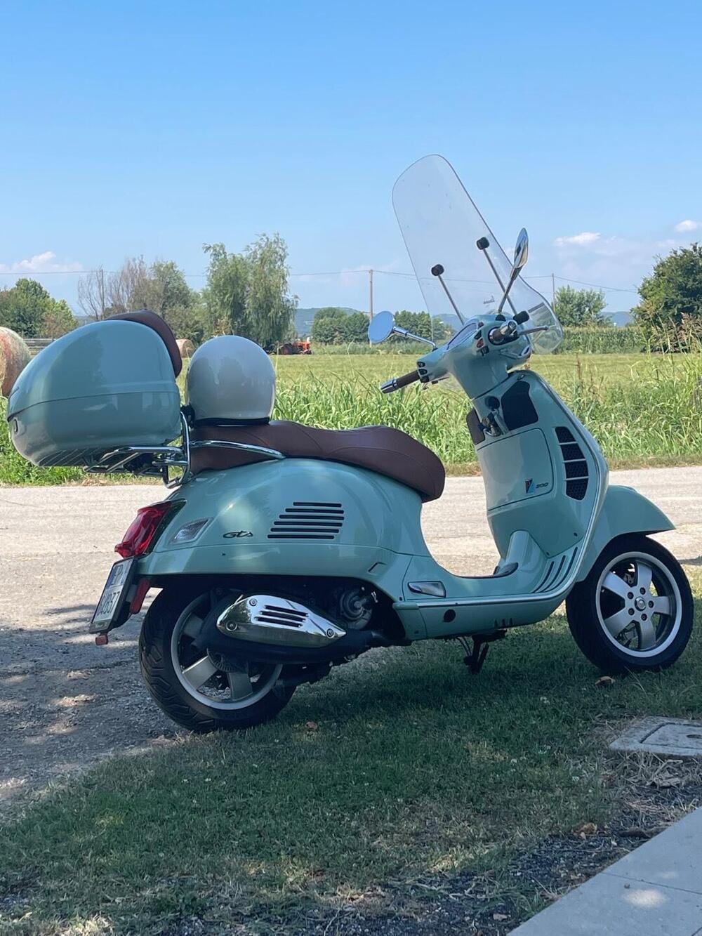 Vespa GTS 300 Hpe (2019)