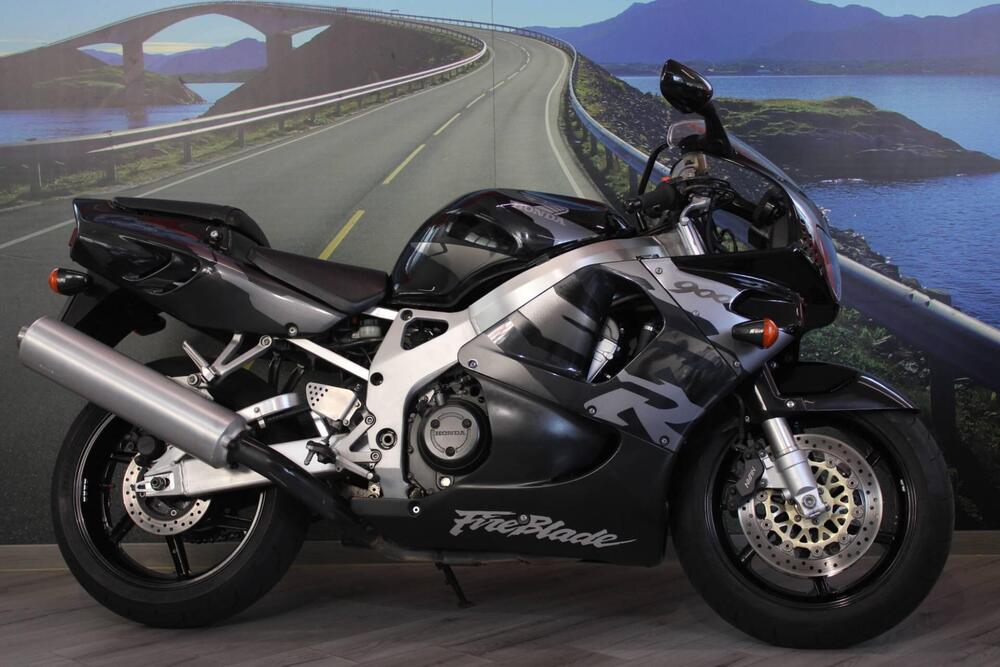Honda CBR 900 RR (1998 - 99) (5)
