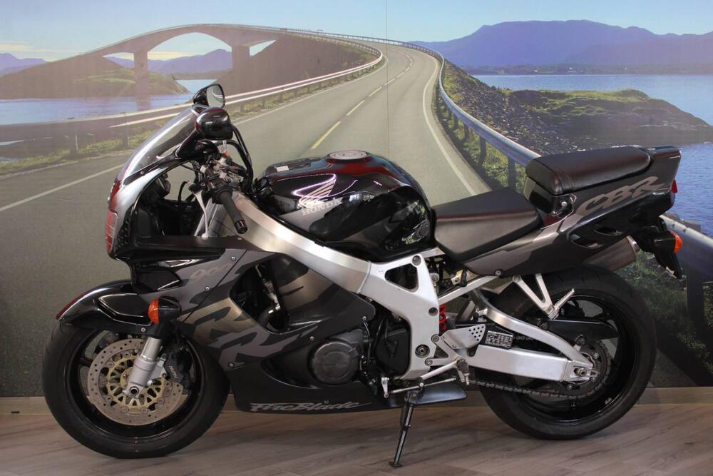 Honda CBR 900 RR (1998 - 99) (7)
