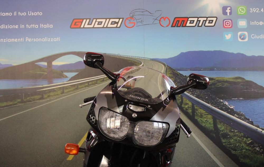 Honda CBR 900 RR (1998 - 99) (9)