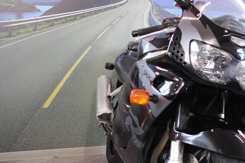 Honda CBR 900 RR (1998 - 99) (10)