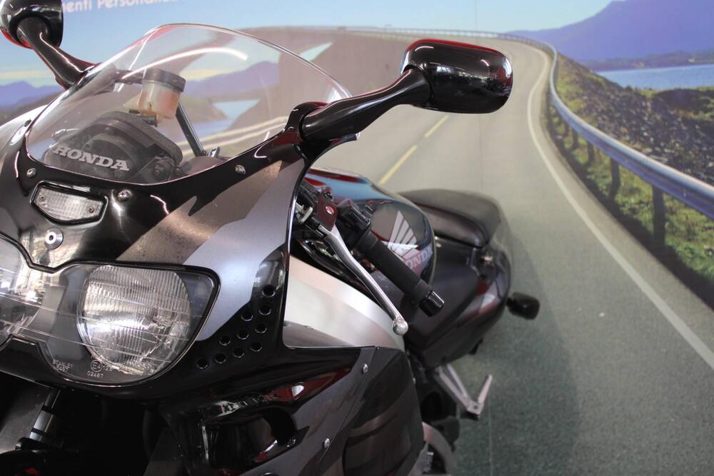 Honda CBR 900 RR (1998 - 99) (11)