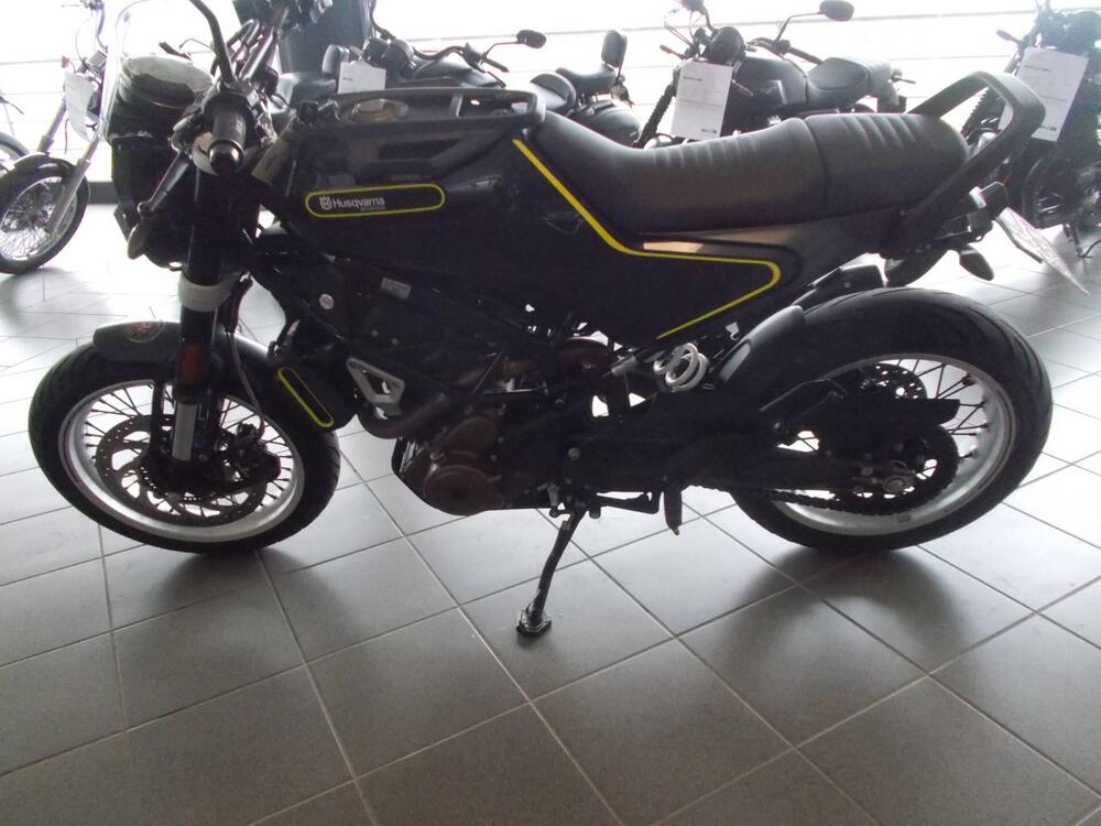 Husqvarna Svartpilen 401 (2018 - 19) (4)