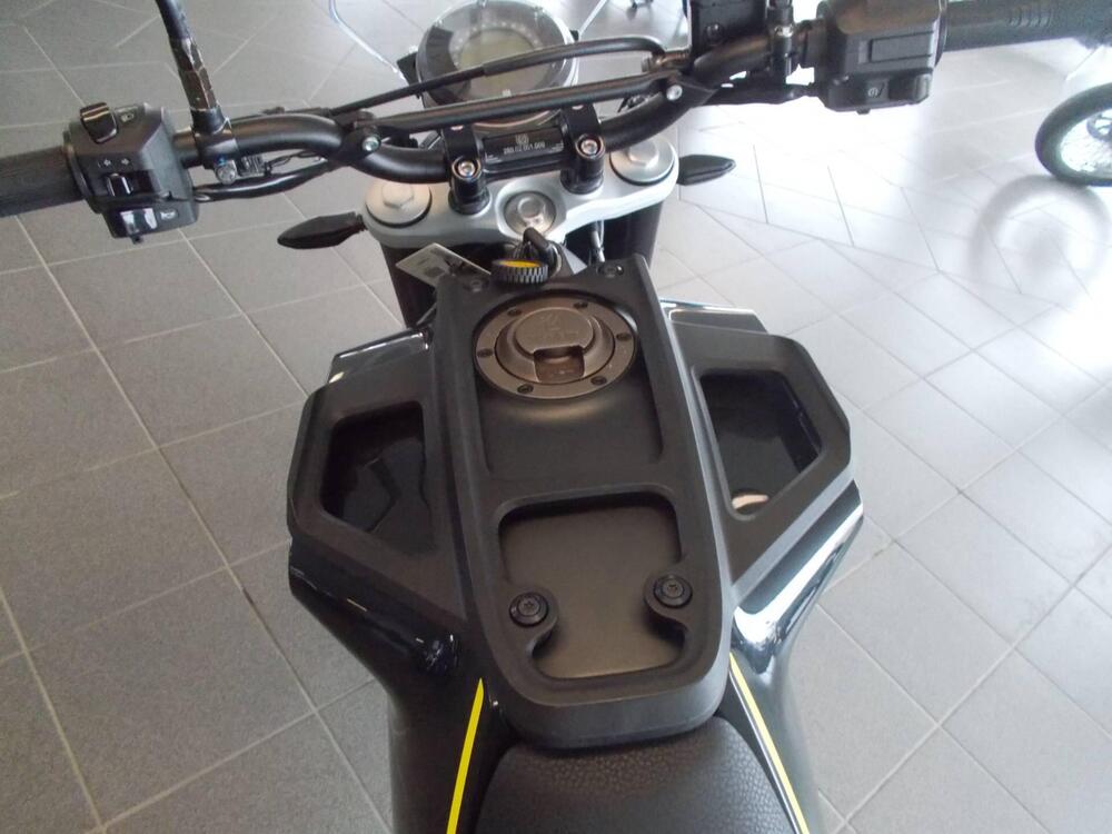 Husqvarna Svartpilen 401 (2018 - 19) (6)