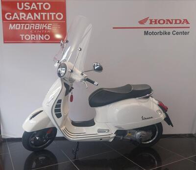 Vespa GTS 300 Super (2017 - 18) usata