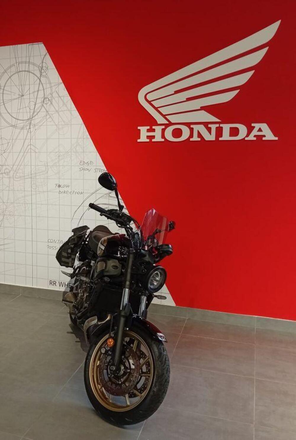 Yamaha XSR 700 (2022 - 26) (3)