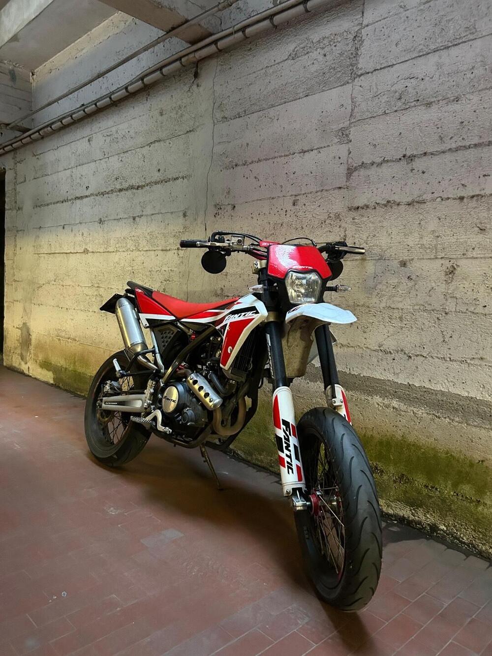 Fantic Motor XMF 125 Motard Performance 4T (2023 - 24) (3)