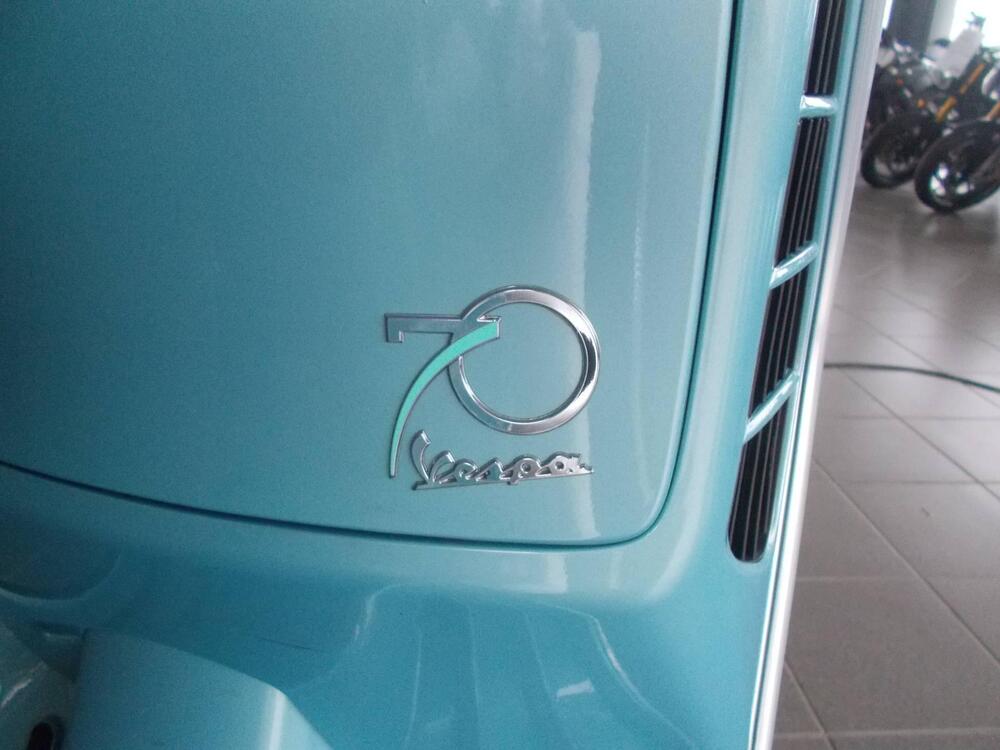 Vespa GTS 300 ABS Settantesimo (2016) (4)