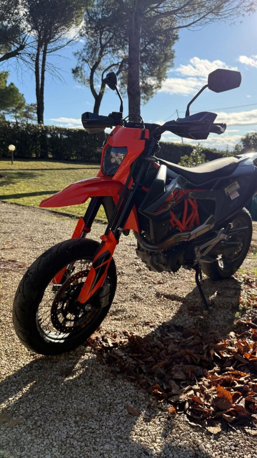 KTM 690 SMC R (2023 - 25) (3)