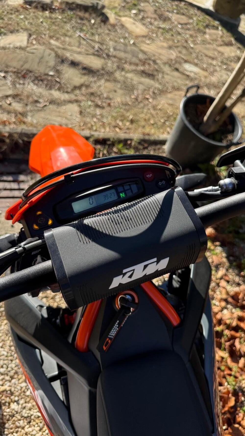 KTM 690 SMC R (2023 - 25) (5)