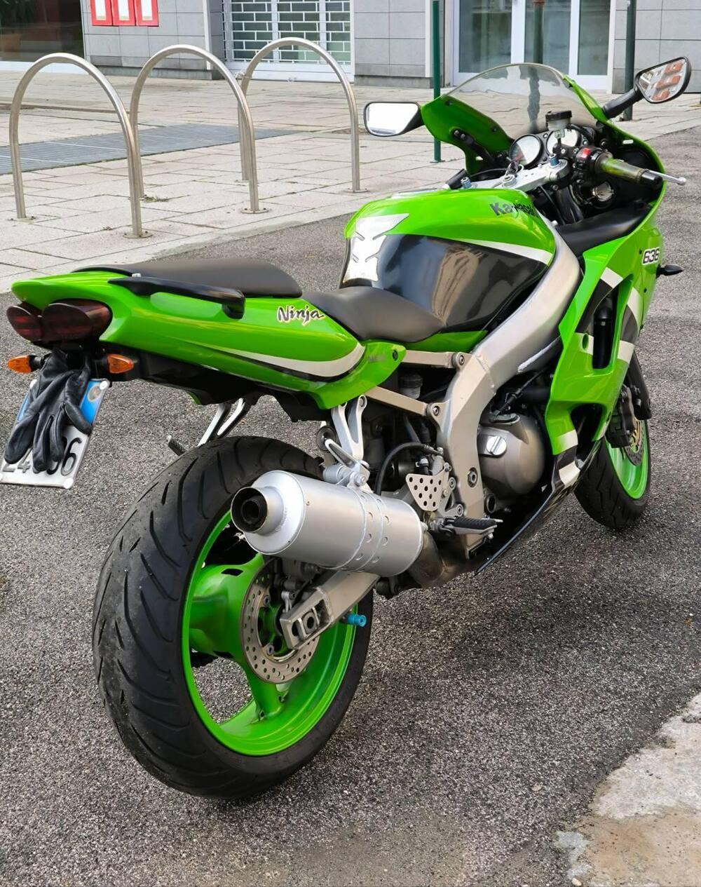 Kawasaki Ninja 636 ZX-6R (2002 - 03) (2)
