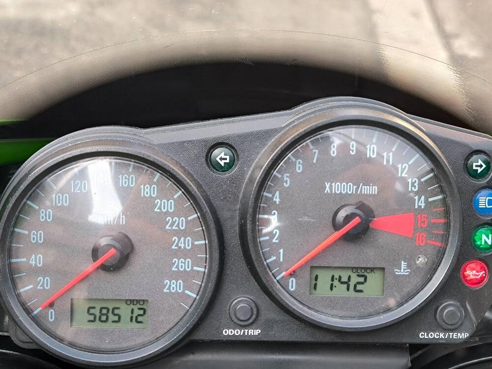 Kawasaki Ninja 636 ZX-6R (2002 - 03) (8)