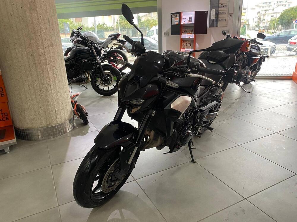 Kawasaki Z 900 (2025 - 26) (4)