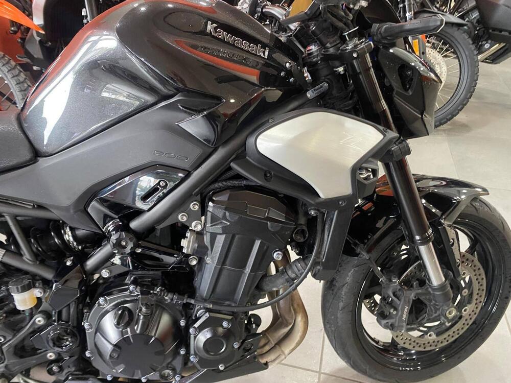 Kawasaki Z 900 (2025 - 26) (5)