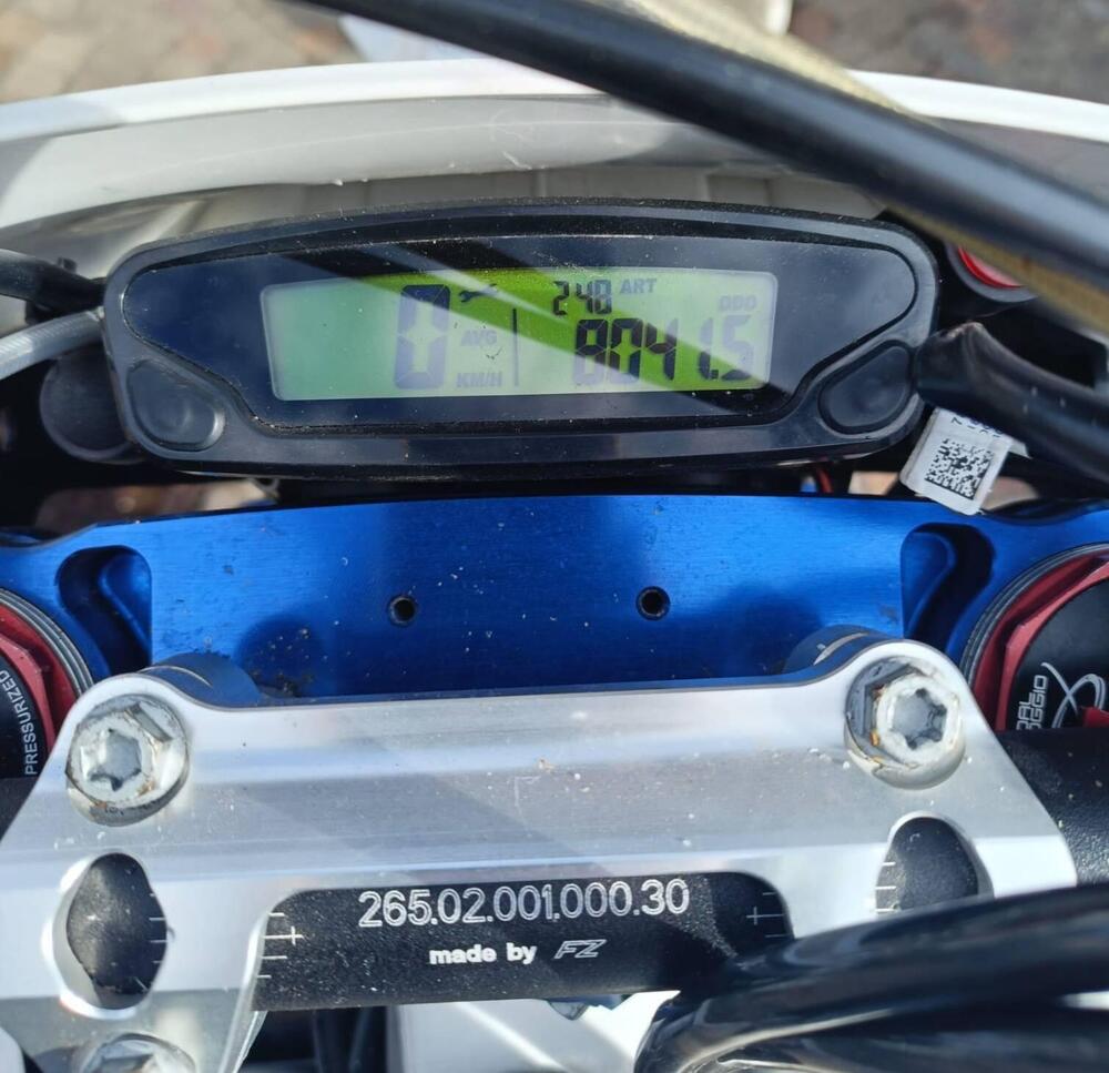 Husqvarna TE 300i (2019) (2)