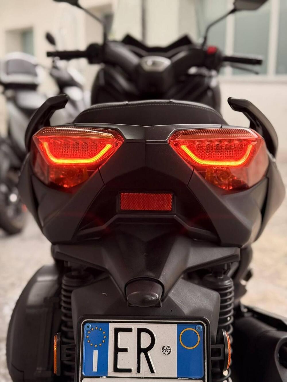 Yamaha X-Max 300 ABS (2017 - 20) (4)