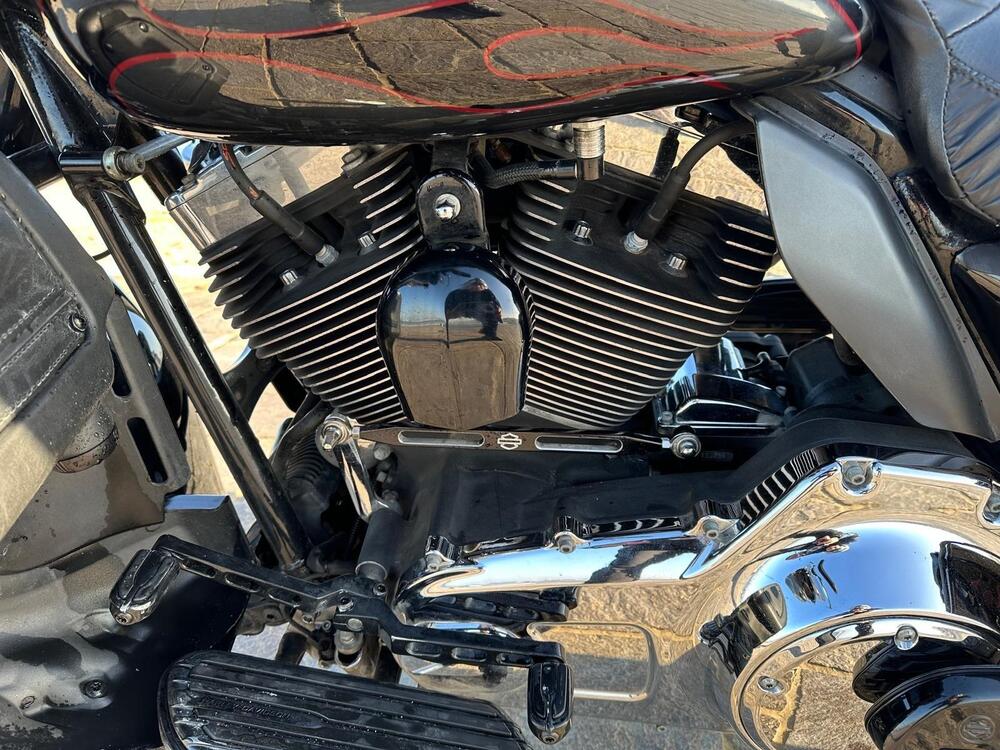 Harley-Davidson 1800 Electra Glide Ultra Classic (2009 - 11) - FLHTCUSE (9)