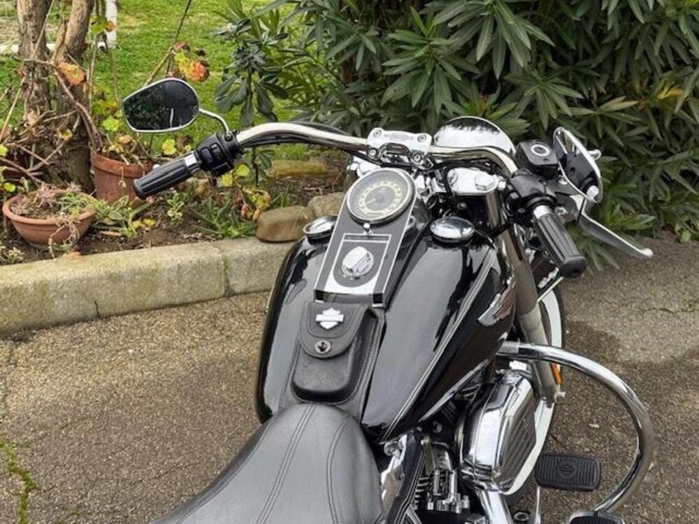 Harley-Davidson 1584 Deluxe (2007 - 08) - FLSTN (11)