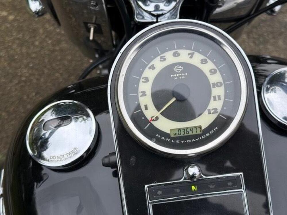 Harley-Davidson 1584 Deluxe (2007 - 08) - FLSTN (12)