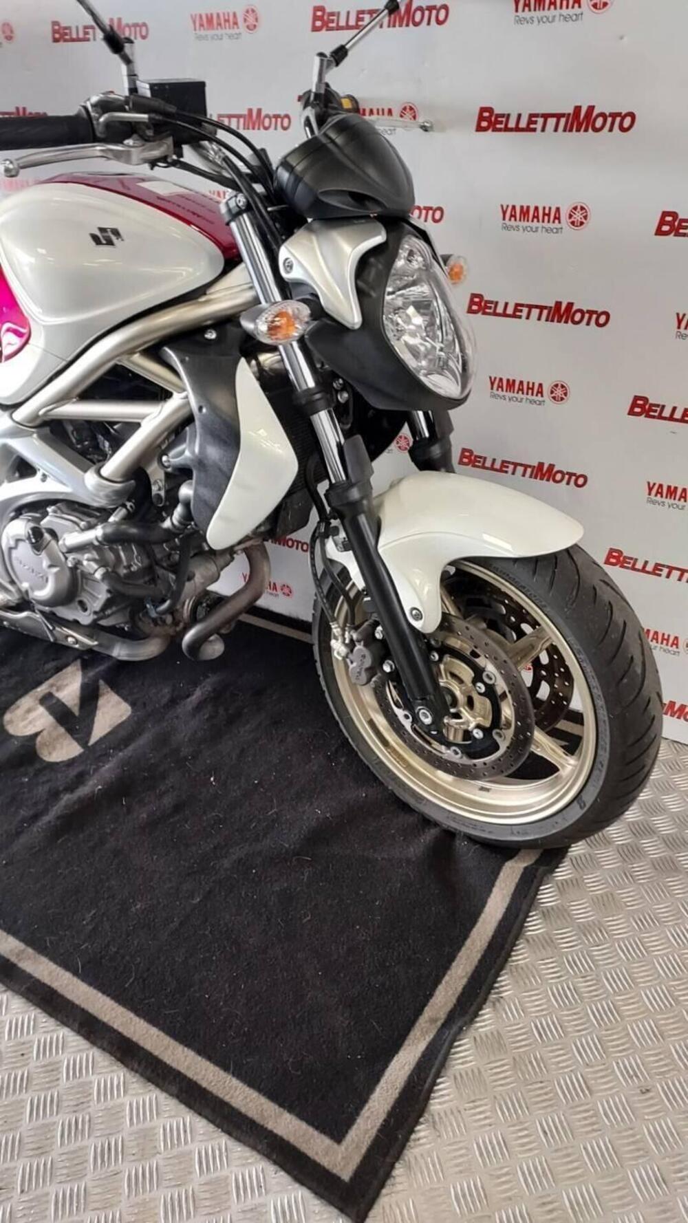 Suzuki Gladius 650 SFV (2009 - 15) (2)