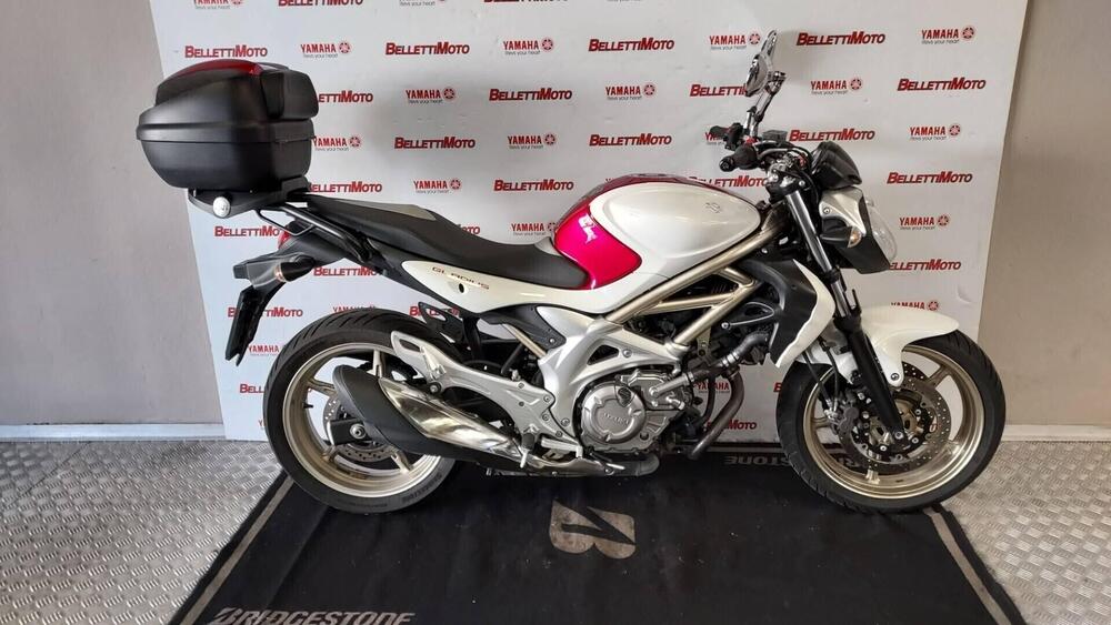 Suzuki Gladius 650 SFV (2009 - 15) (3)