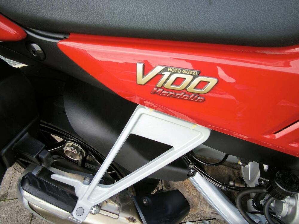Moto Guzzi V100 Mandello S (2022 - 24) (6)