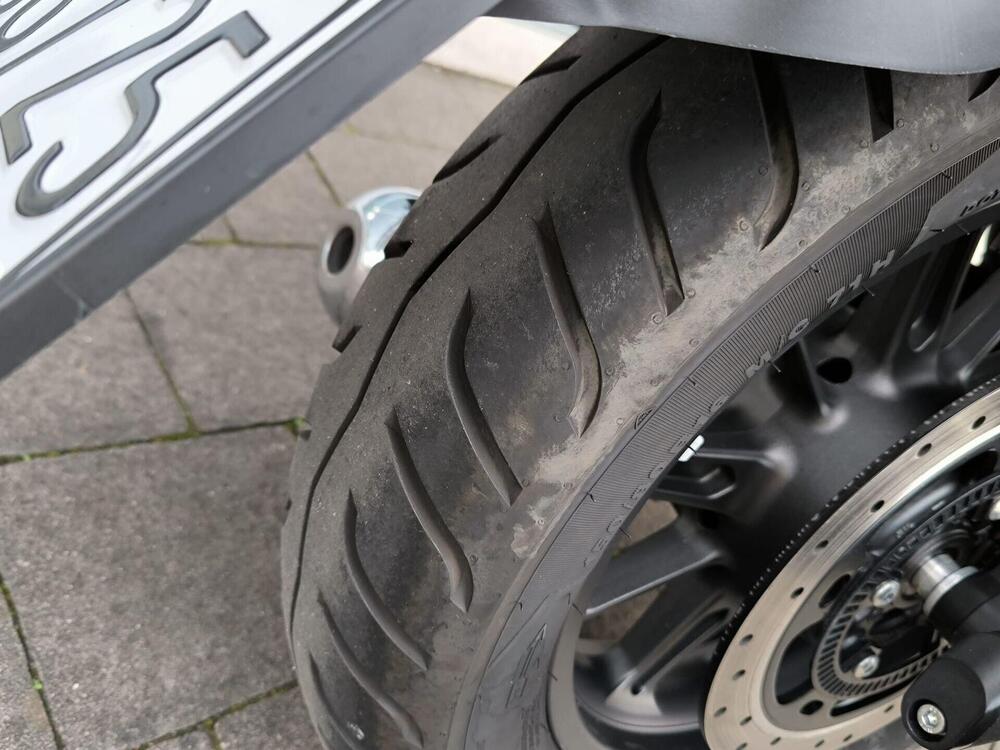 Royal Enfield Super Meteor 650 (2023 - 26) (3)