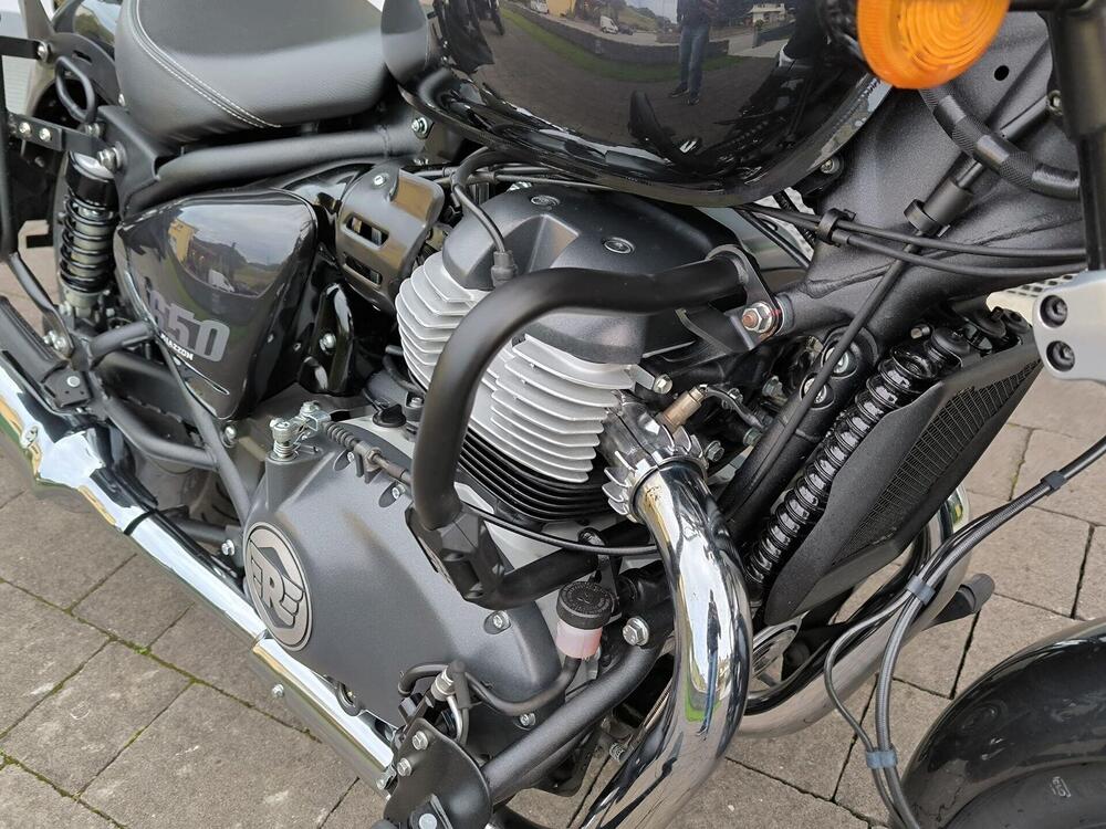 Royal Enfield Super Meteor 650 (2023 - 26) (8)